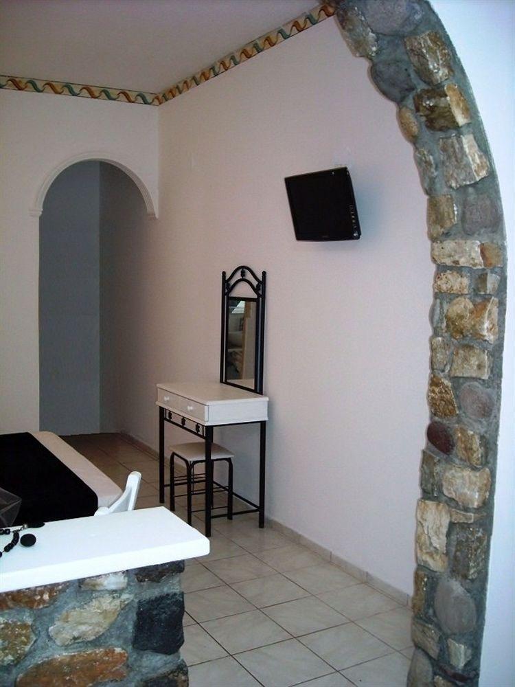 Kafouros Hotel Kamári Habitación foto